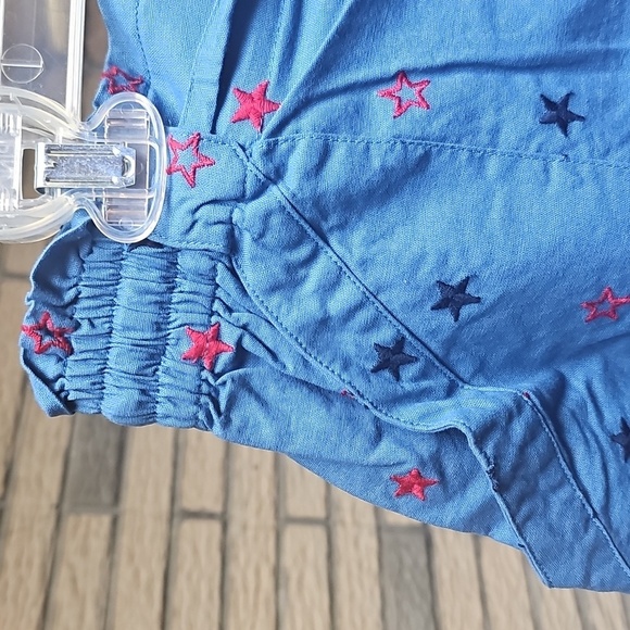 NWT Feeling Festive Ladies Stars Shorts SZ L Red And Blue - Picture 3 of 9